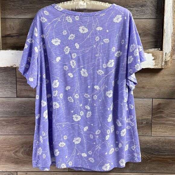 St. John’s Bay Ladies Plus Size Scoop Neck Floral Top Blouse Size 1X Lavender - Picture 5 of 6